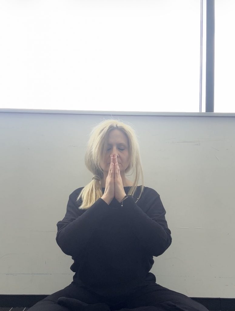Edda Berger von lifestyle-austria: Yoga und Pranayama in der (Mittgas-)Pause.